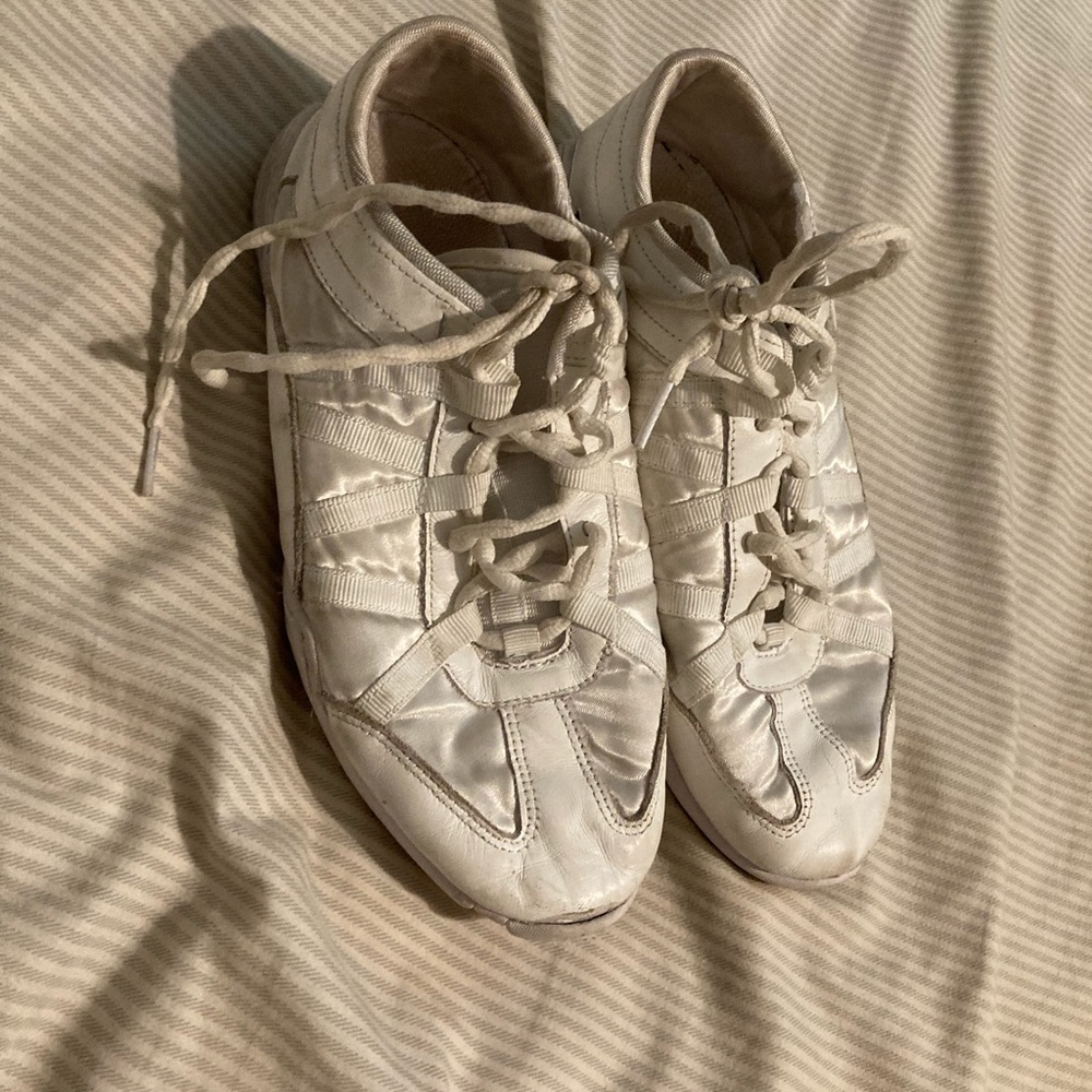 Nfinity cheer shoes